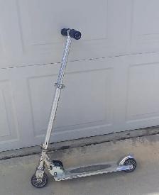 $10 Kick Scooters for kids - Photo 2