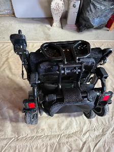Brand new wheelchair - Photo 3