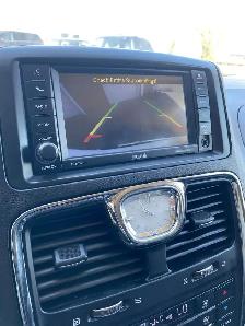 2014 Chrysler Town & Country Touring - Photo 10