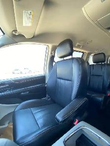 2014 Chrysler Town & Country Touring - Photo 12