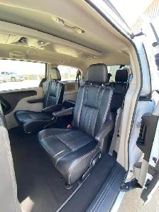 2014 Chrysler Town & Country Touring - Photo 13