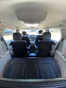 2014 Chrysler Town & Country Touring - Photo 17