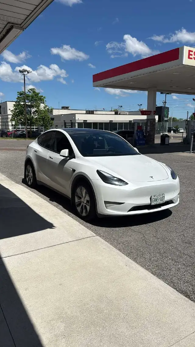 2023 Tesla Model Y for rent