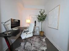 RENOVATED 1   DEN CONDO W/ PARKING & LOCKER PRIME RICHMOND HILL - Photo 10
