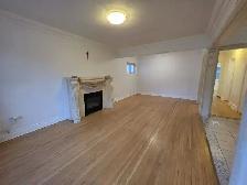 Sheppard/Kennedy Spacious 2-Bedroom Main Floor Apartment - Photo 3