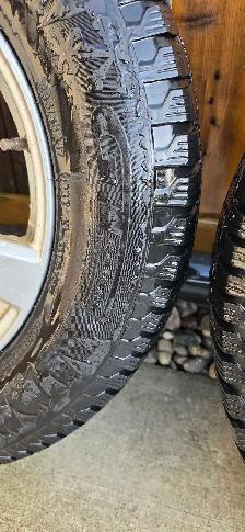 Winter Tires and Aluminum Rims 17inch 235/65/R17 - Photo 2