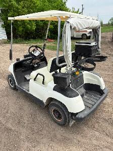 Golf Cart - Photo 3