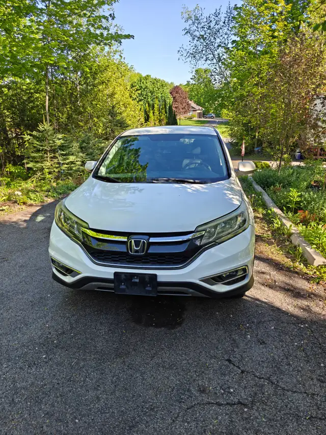 Selling 2016 Honda crv Awd