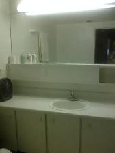 LARGE  ROOM IN THORNCLIFFE WITH INTERNET, FURNISHED - Photo 3