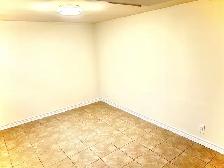 Barrie 2BR | Utilities & Laundry Included | Renovated - Photo 9