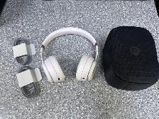 Beats Solo 4 Bluetooth Over Ear Headphones Pink With Case