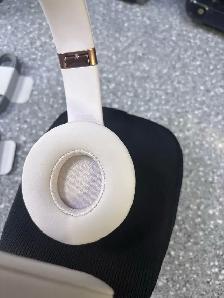 Beats Solo 4 Bluetooth Over Ear Headphones Pink With Case - Photo 4