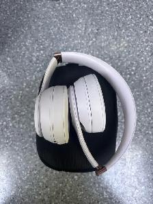Beats Solo 4 Bluetooth Over Ear Headphones Pink With Case - Photo 5