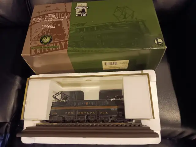Hallmark Lionel 2332 Pennsylvania GG-1 Electric Locomotive