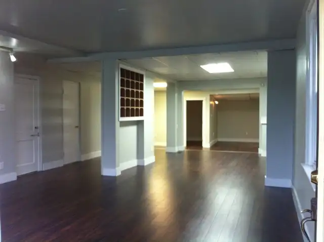 1274 BEDFORD HWY. - PRIME RETAIL/OFFICE SPACE