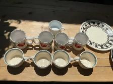 Dinnerware Set: Apple Mugs, Cream Mugs & Plates ! - Photo 2