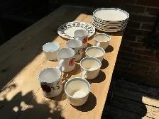 Dinnerware Set: Apple Mugs, Cream Mugs & Plates ! - Photo 4