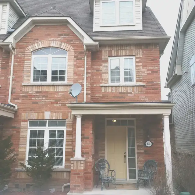 Town home for Rent - Whitby - Garden St, @ Kenneth Hobbs