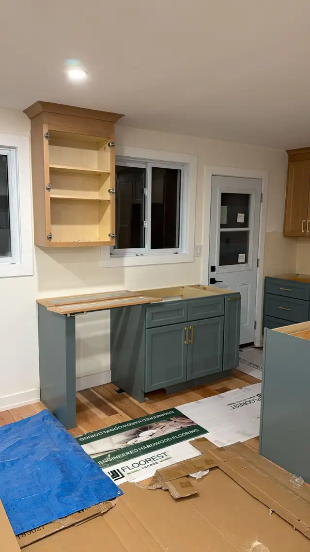 Stock Clearance SALE on DOORS & Boxes