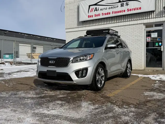 2017 Kia Sorento| Clean Carfax | Low Mileage | All Wheel Drive |