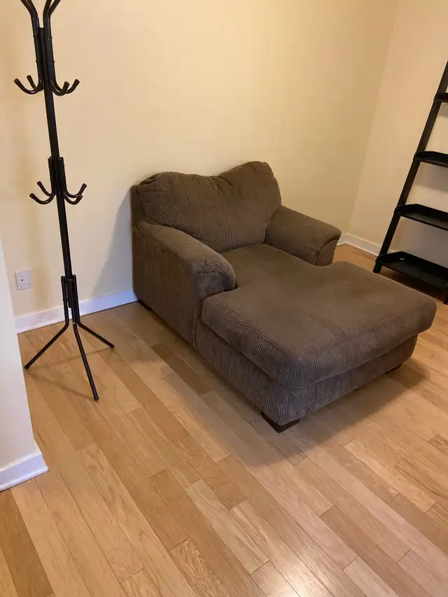 FREE "STUDENT " GRADE FUTNITURE
