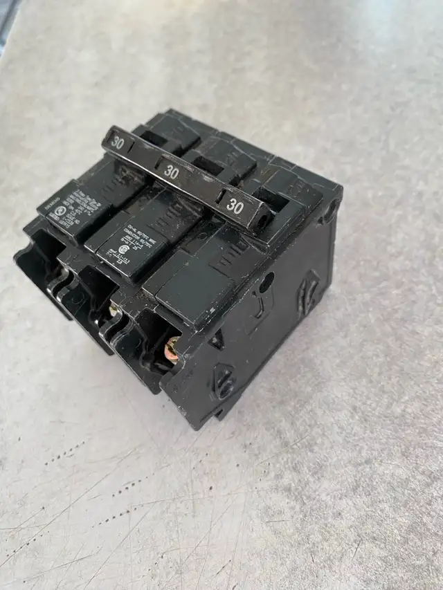 Siemens 3 pole 30 amp breaker