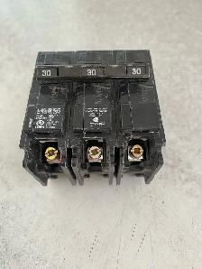 Siemens 3 pole 30 amp breaker - Photo 2