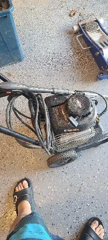 Good condition  gas powered power washer - Photo 2