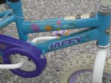UP FOR SALE GIRL'S 12' HUFFY SEASTAR WITH TRAINING WHEELS BIKE! - Photo 5
