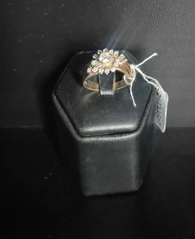 SZ 7 Ladies 14-18k Cluster Ring (24222507)