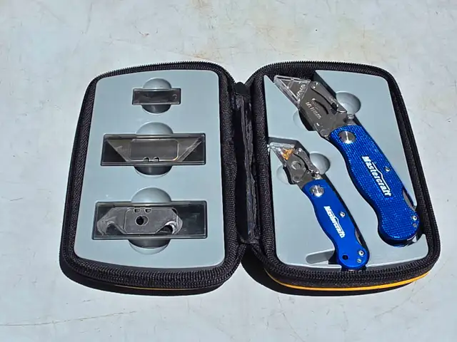Mastercraft 17-Piece Folding Utility Knife Set#057-5025-8 W Case