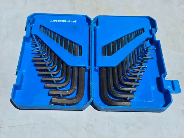30 Pc. Mastercraft 15 SAE & 15 Metric Allen Keys Set W Hard Case