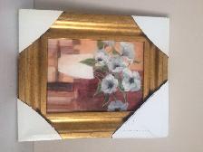 CADRENEUF GOLD 10'x12'DANS EMBALAGE AVEC BOUQUET DE FLEURS$20.00 - Photo 3