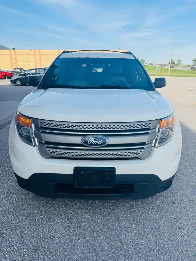 2011 Ford Explorer AWD sport ( 7 seater )