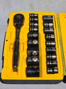 Stanley Professional Grade Black Chrome Socket Set 19-pc SAE/MM - Photo 4