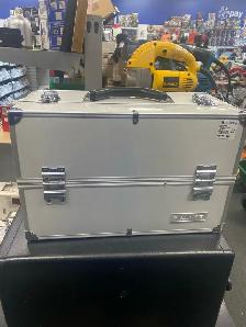 Avon’s Makeup Case @ Cashopolis!!
