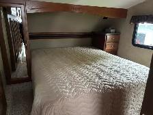 Half ton towable Cougar  5th wheel Trailer - Photo 10