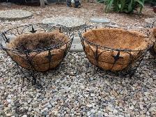 4 black metal hanging baskets with coconut coir - Photo 2