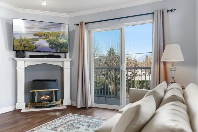 2BR Cheater bath, central CONDO-Patio mountainView