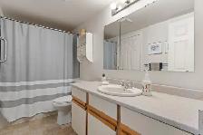 2BR Cheater bath, central CONDO-Patio mountainView - Photo 7