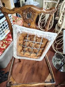Antique chair - Photo 2