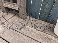 Free miscellaneous plant pots/baskets - Photo 3