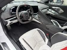 Corvette C8 2023 Stingray 3LT 70th anniversary - Photo 4