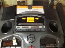 Good condition treadmill - Photo 2