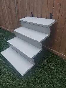 4 Step Wooden Deck Stairs on Metal Stringers