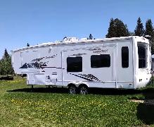 2006 Bighorn 5th wheel - Photo 3