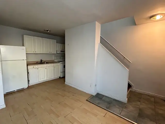 ELLIOT LAKE: 3 Br townhouse close to downtown & beach