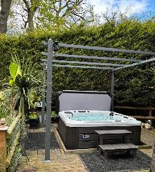 3 PUMP BENCH HOT TUB - Photo 2