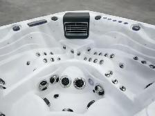 SATURN HOT TUB FOR SALE - Photo 6