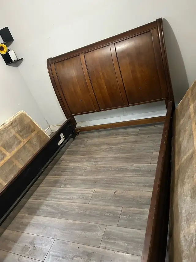 slay bed head board and foot board $60